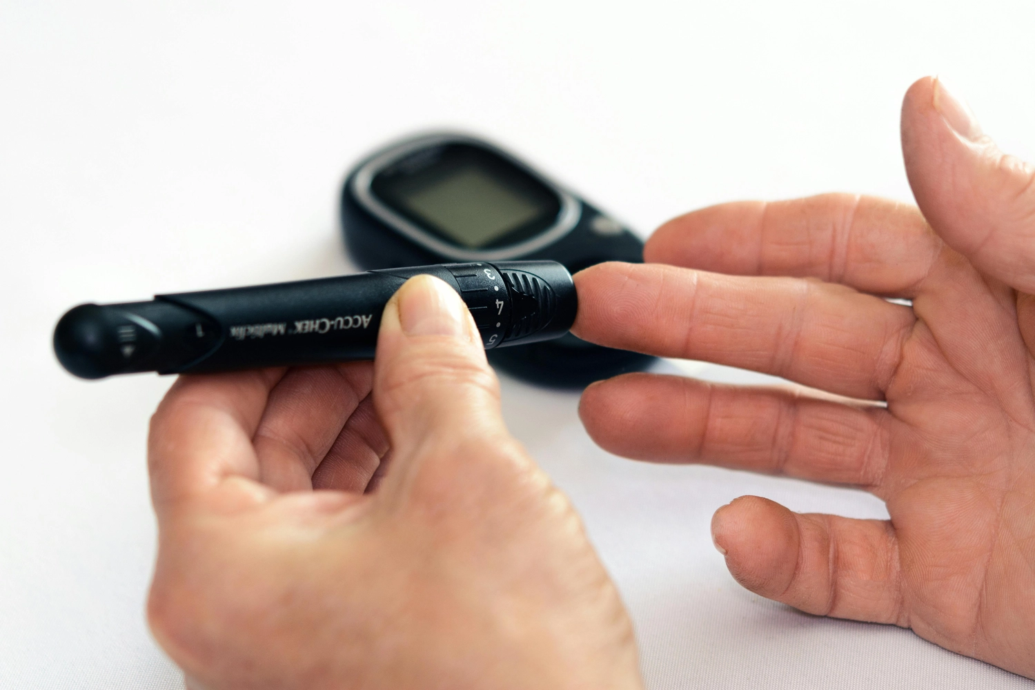 Mensch & Medizin - Diabetologie und Hausärzte Haltern am See - Olav Schmieder Ultraschalluntersuchung des Patienten durchführen